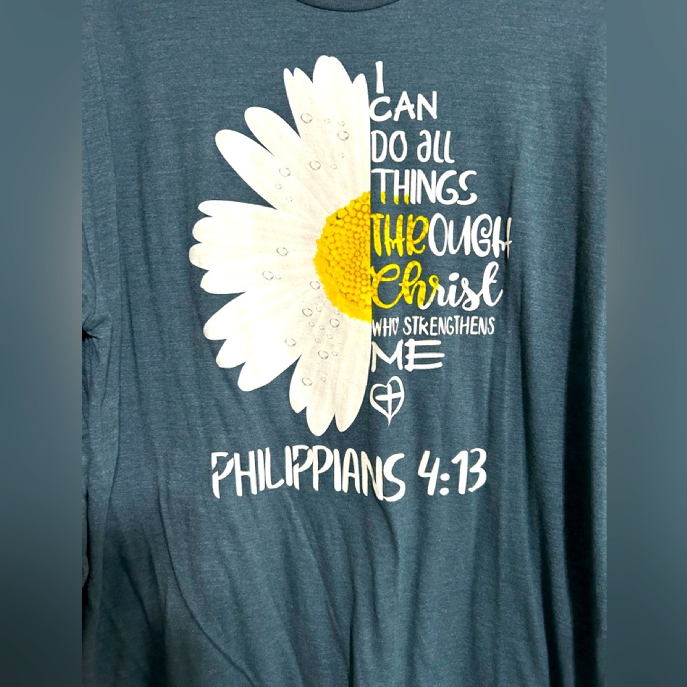2X Graphic Tee with Daisy Print